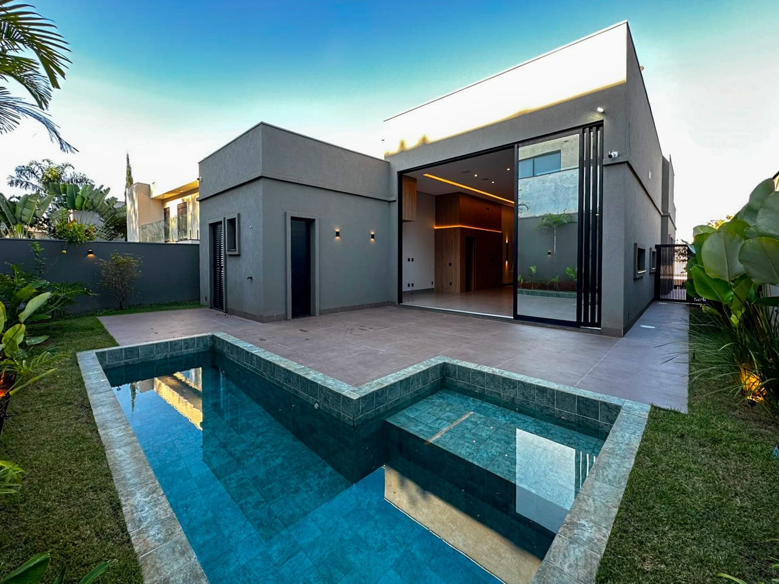 Casa em Condomínio à venda no Alphaville 1